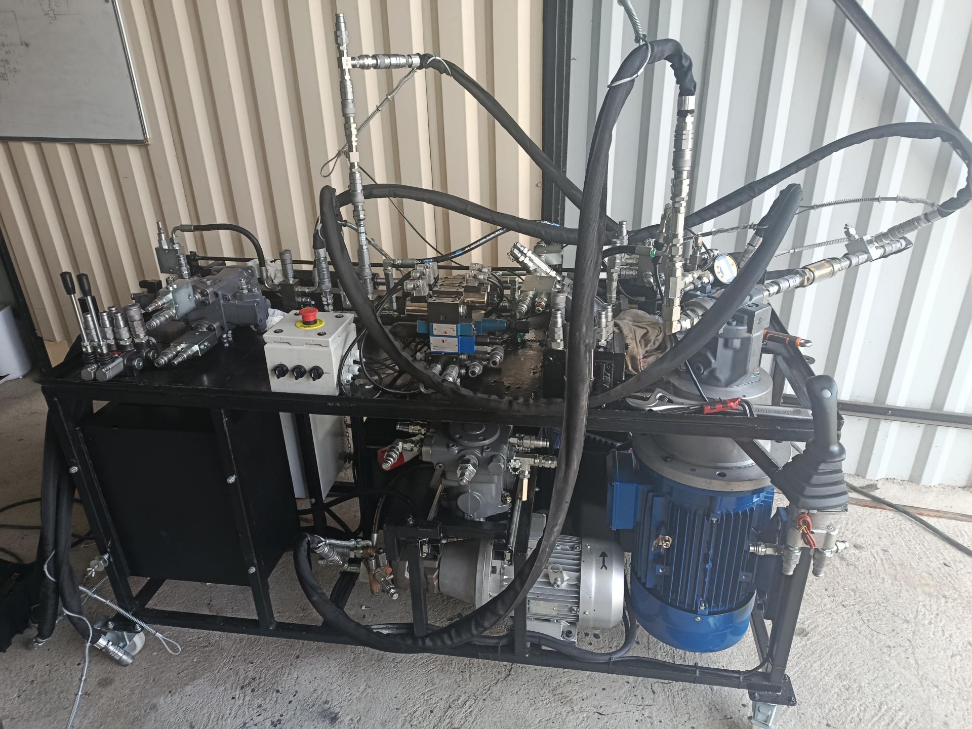 Banc hydraulique circuit fermé